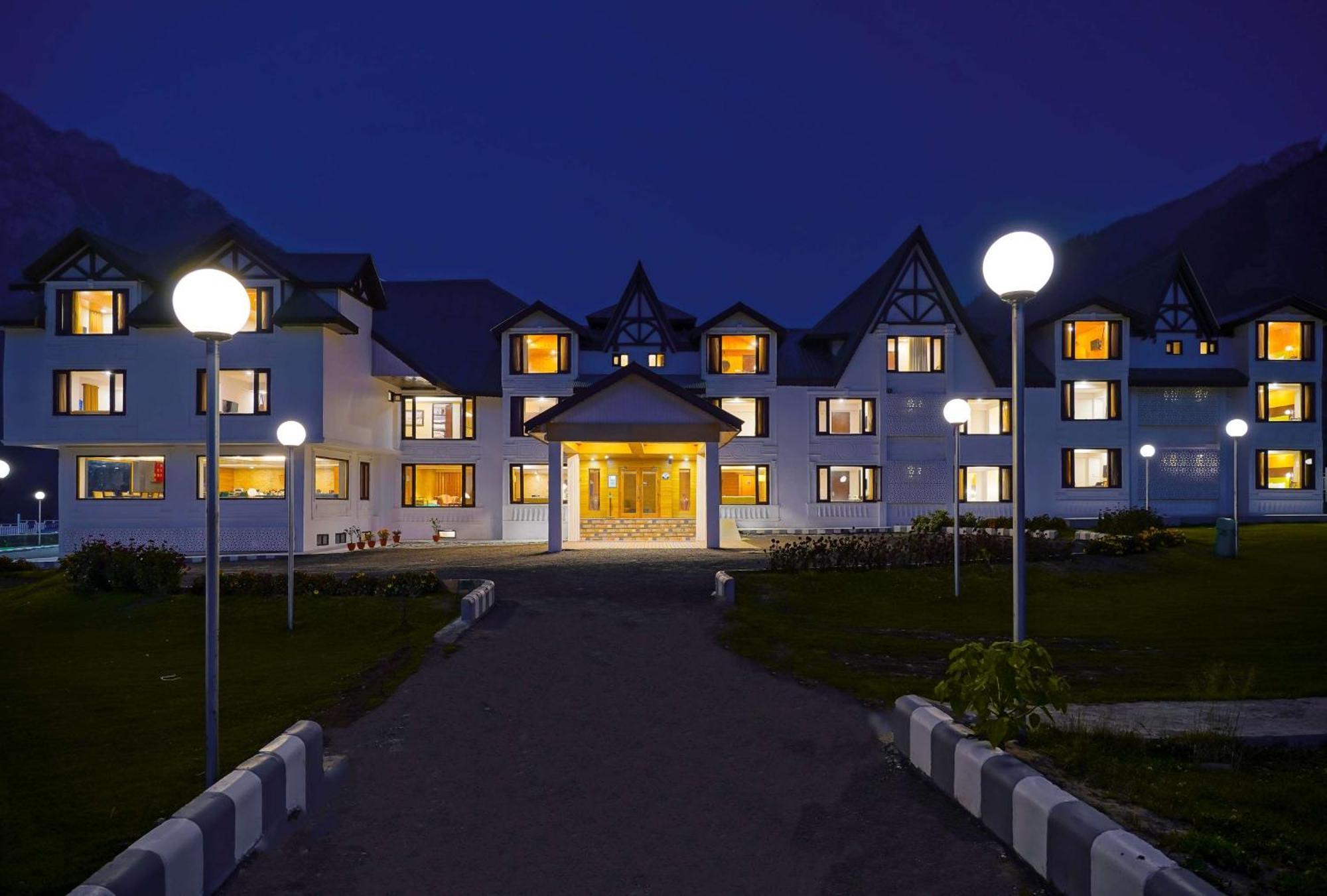 Country Inn Suites By Radisson Sonāmarg Exteriér fotografie